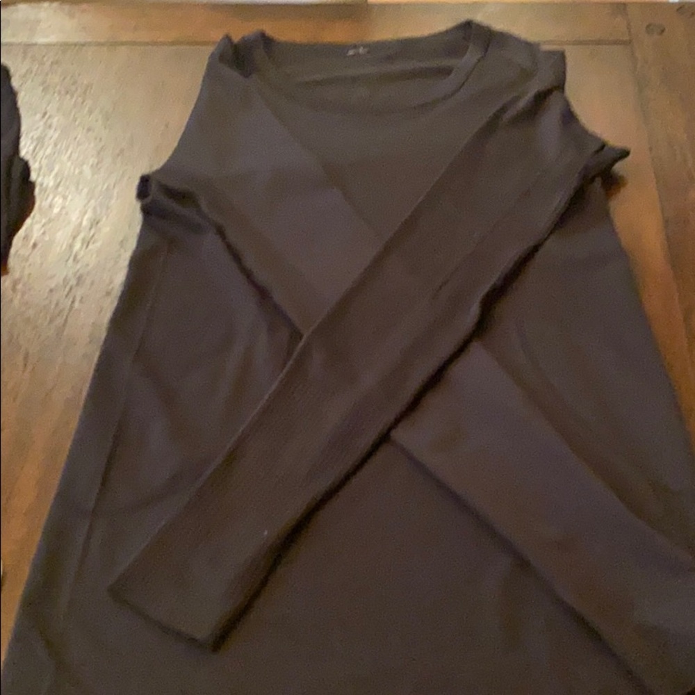 Black long sleeve T-shirt